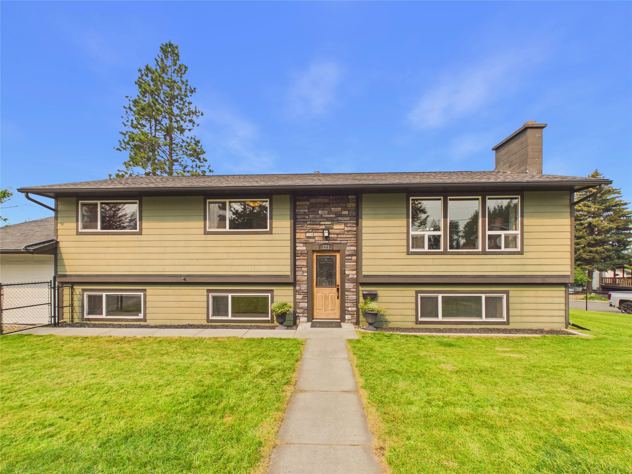 221 27Th Avenue, Cranbrook, BC - Outdoor