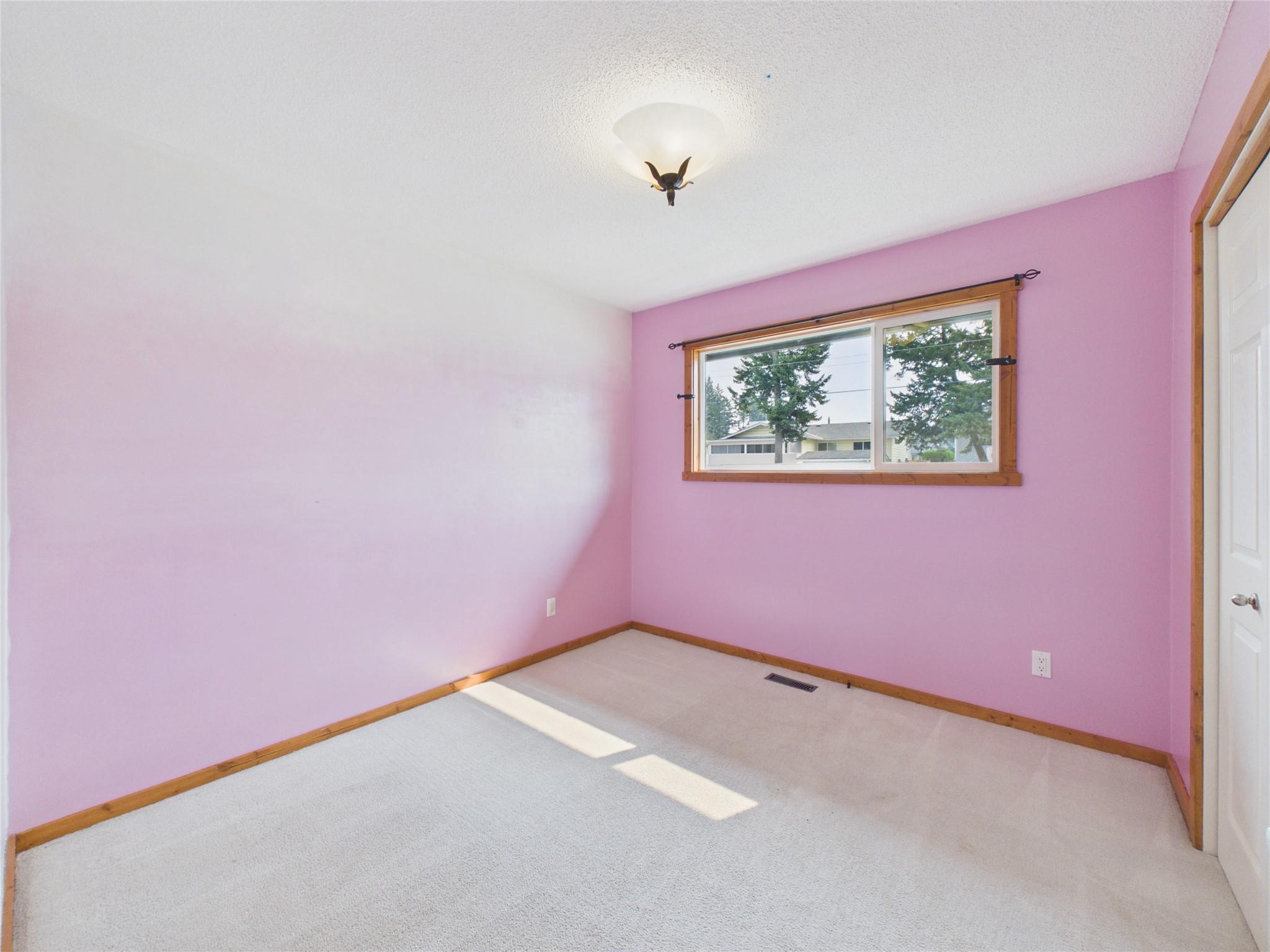 221 27Th Avenue, Cranbrook, BC - Indoor Photo Showing Other Room