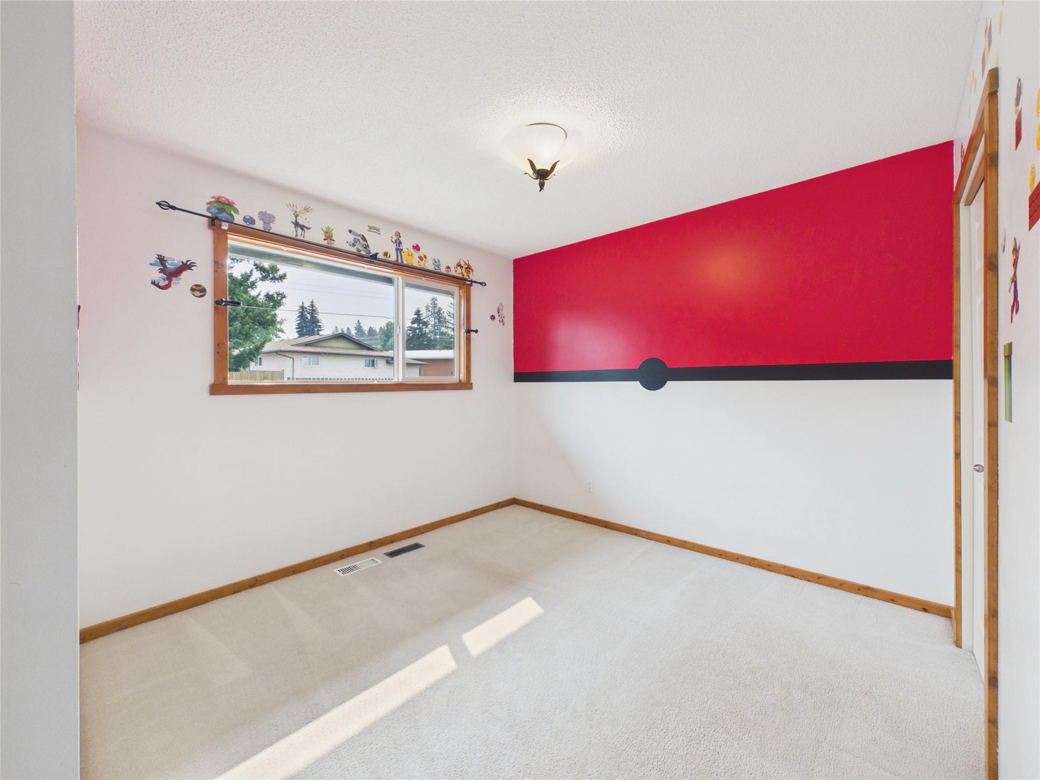 221 27Th Avenue, Cranbrook, BC - Indoor Photo Showing Other Room