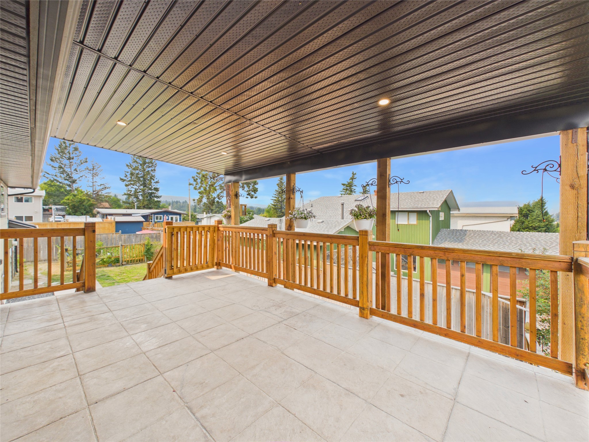 221 27Th Avenue, Cranbrook, BC - Outdoor With Deck Patio Veranda With Exterior