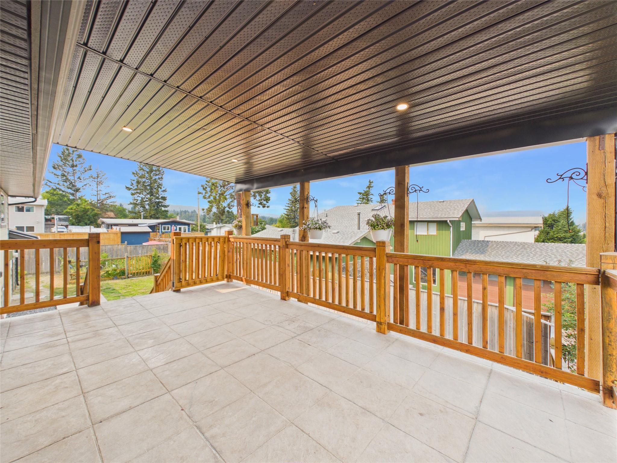 221 27Th Avenue, Cranbrook, BC - Outdoor With Deck Patio Veranda With Exterior