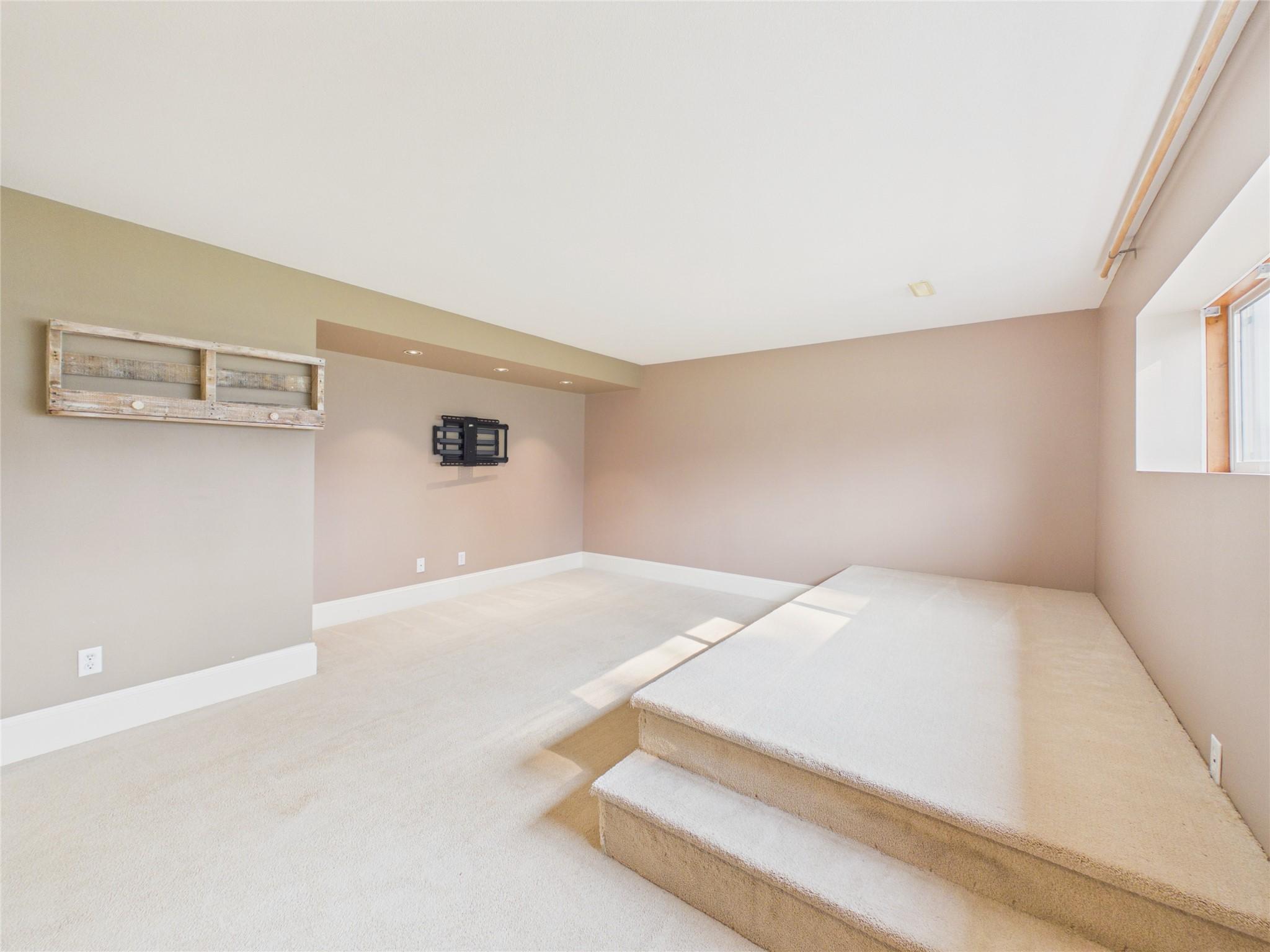 221 27Th Avenue, Cranbrook, BC - Indoor Photo Showing Other Room