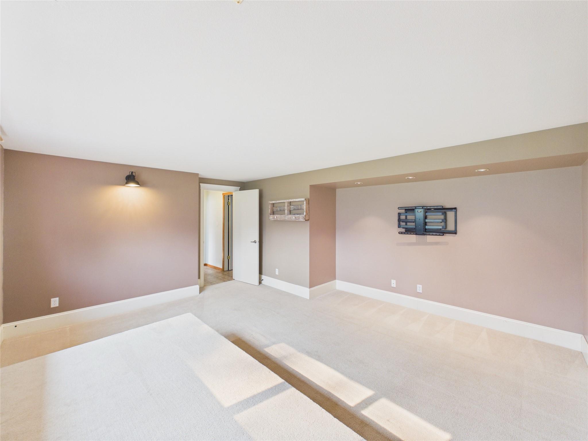 221 27Th Avenue, Cranbrook, BC - Indoor Photo Showing Other Room