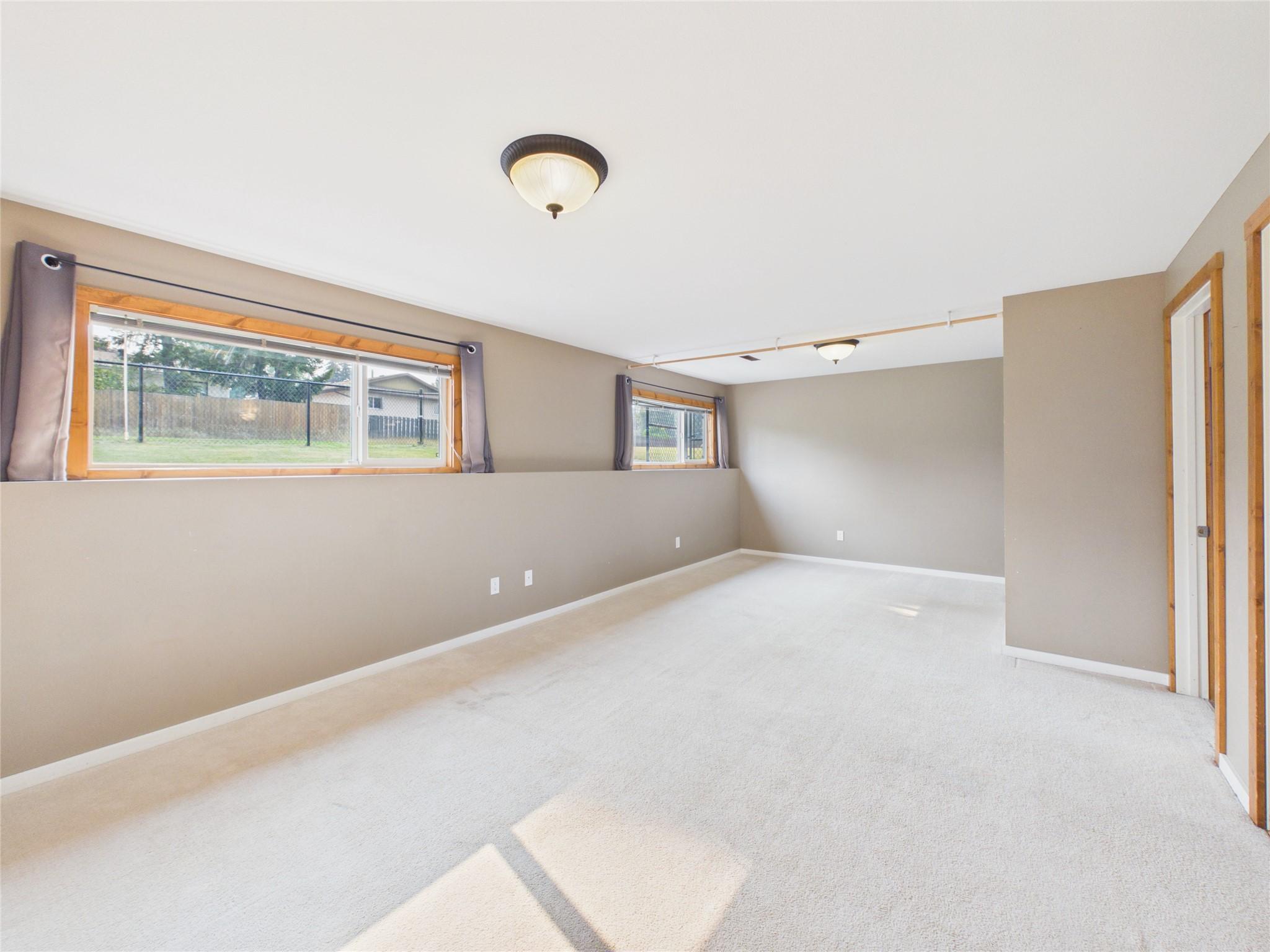 221 27Th Avenue, Cranbrook, BC - Indoor Photo Showing Other Room