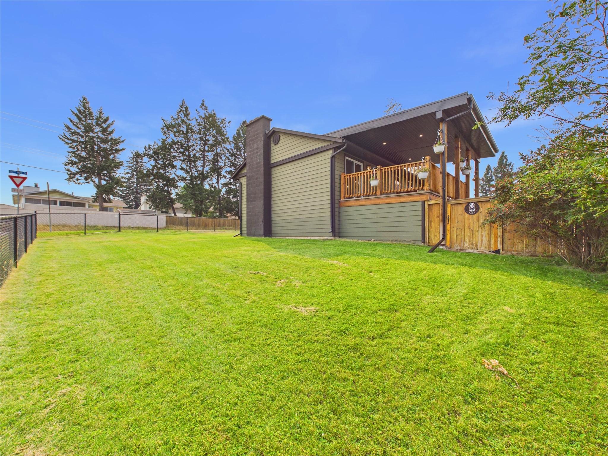 221 27Th Avenue, Cranbrook, BC - Outdoor