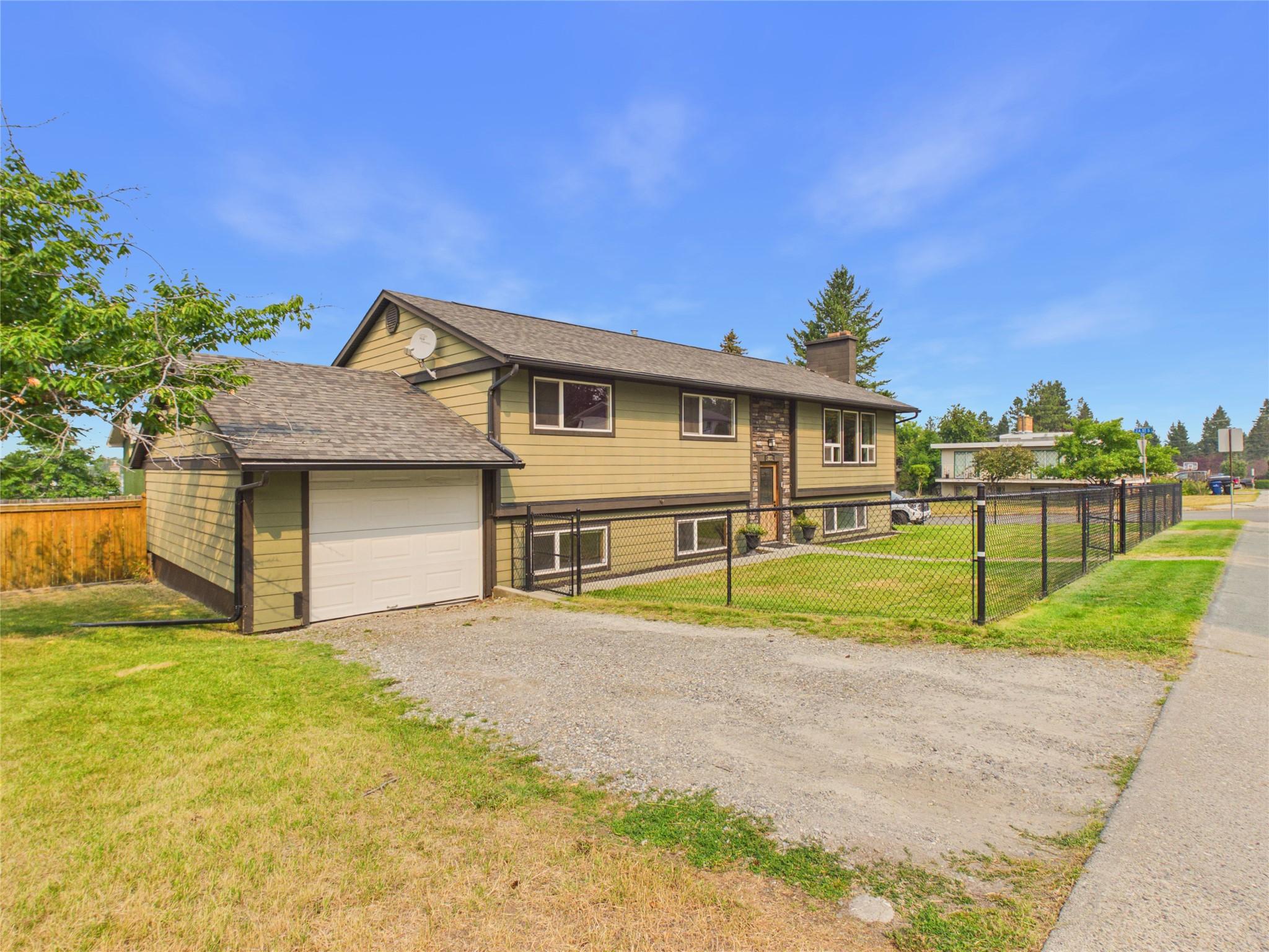221 27Th Avenue, Cranbrook, BC - Outdoor