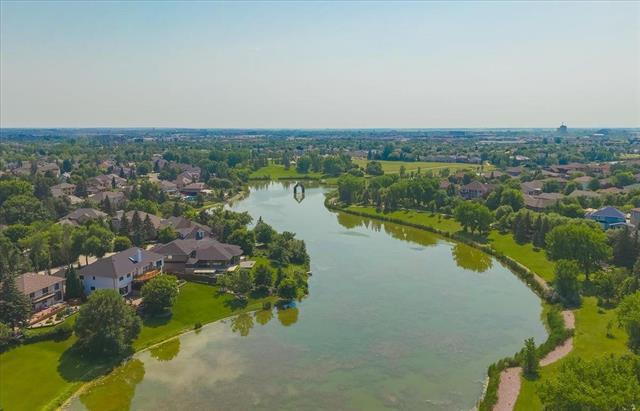 62 Baytree Crt, Winnipeg, MB - Outdoor With Body Of Water With View