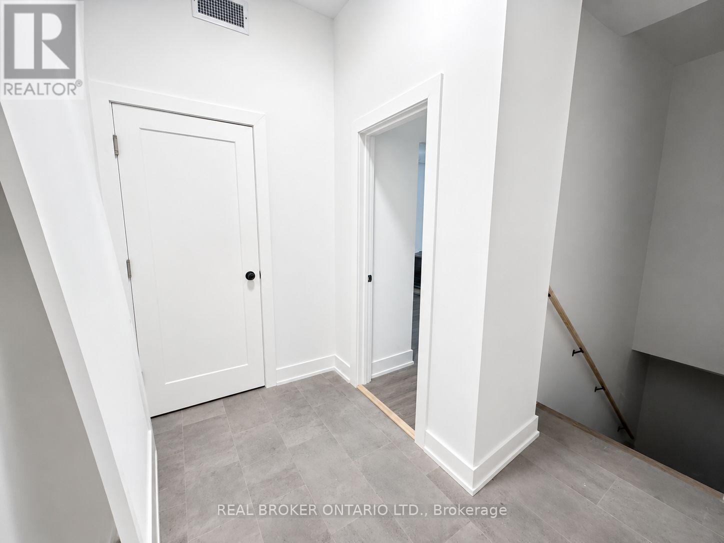 1127 Main Street E, Hamilton, ON