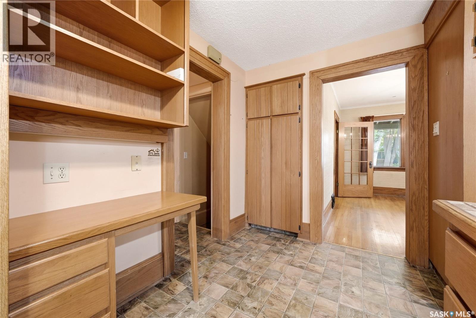 21 Angus Crescent, Regina, SK - Indoor Photo Showing Other Room