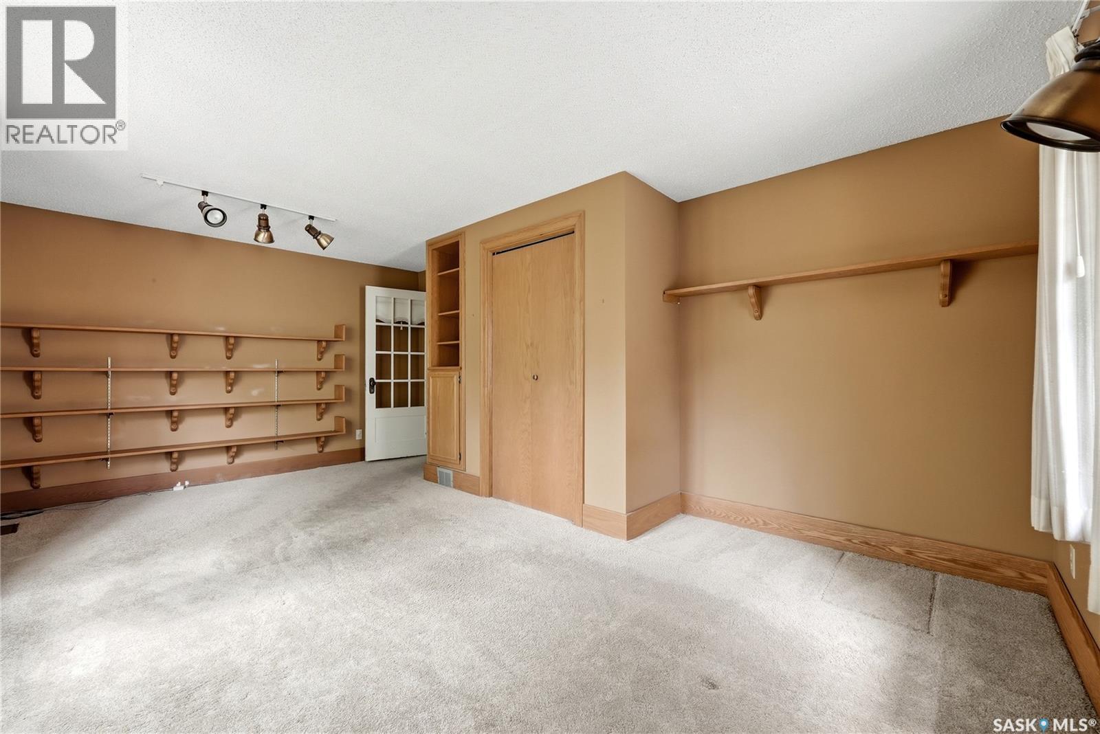 21 Angus Crescent, Regina, SK - Indoor