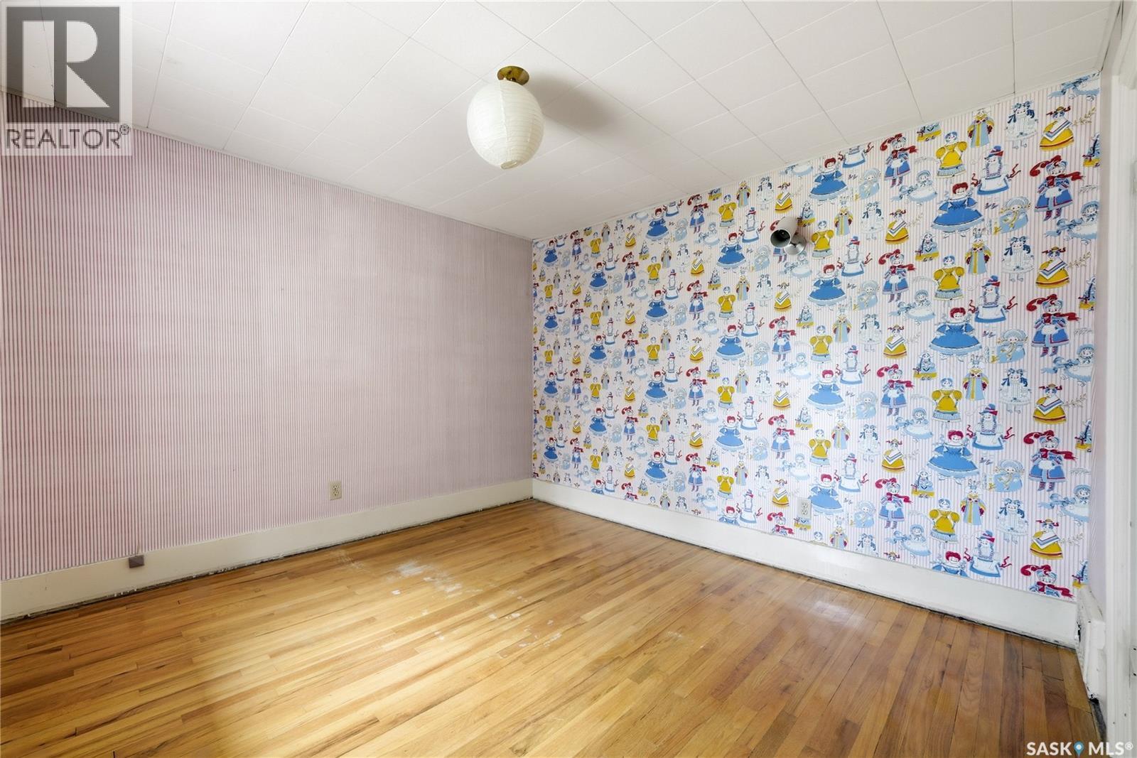 21 Angus Crescent, Regina, SK - Indoor Photo Showing Other Room