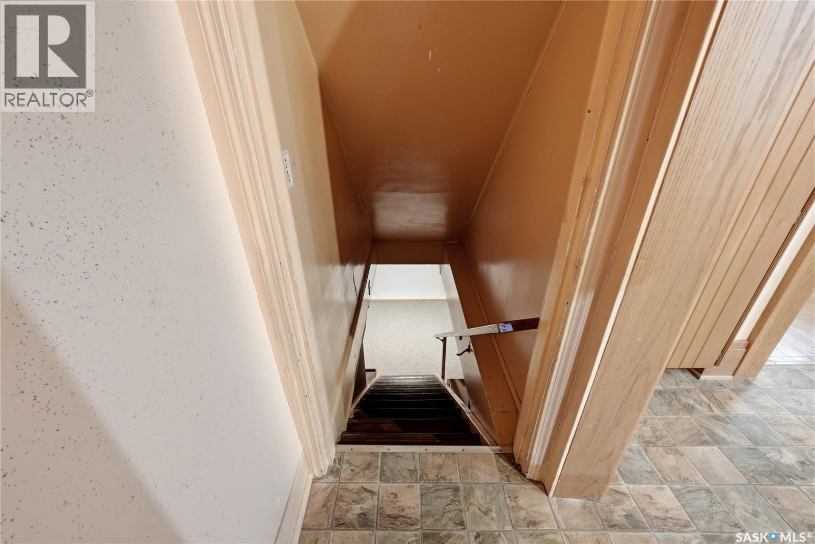 21 Angus Crescent, Regina, SK - Indoor Photo Showing Other Room
