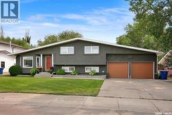 1623 General CRESCENT Moose Jaw, SK S6H 6M2