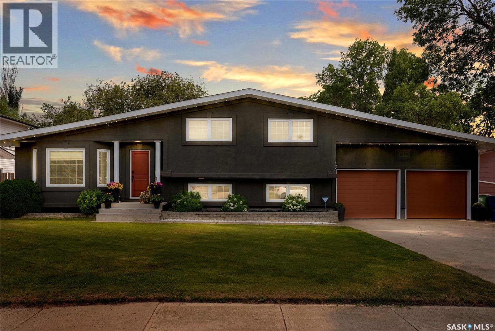 1623 General Crescent, Moose Jaw, SK - Outdoor