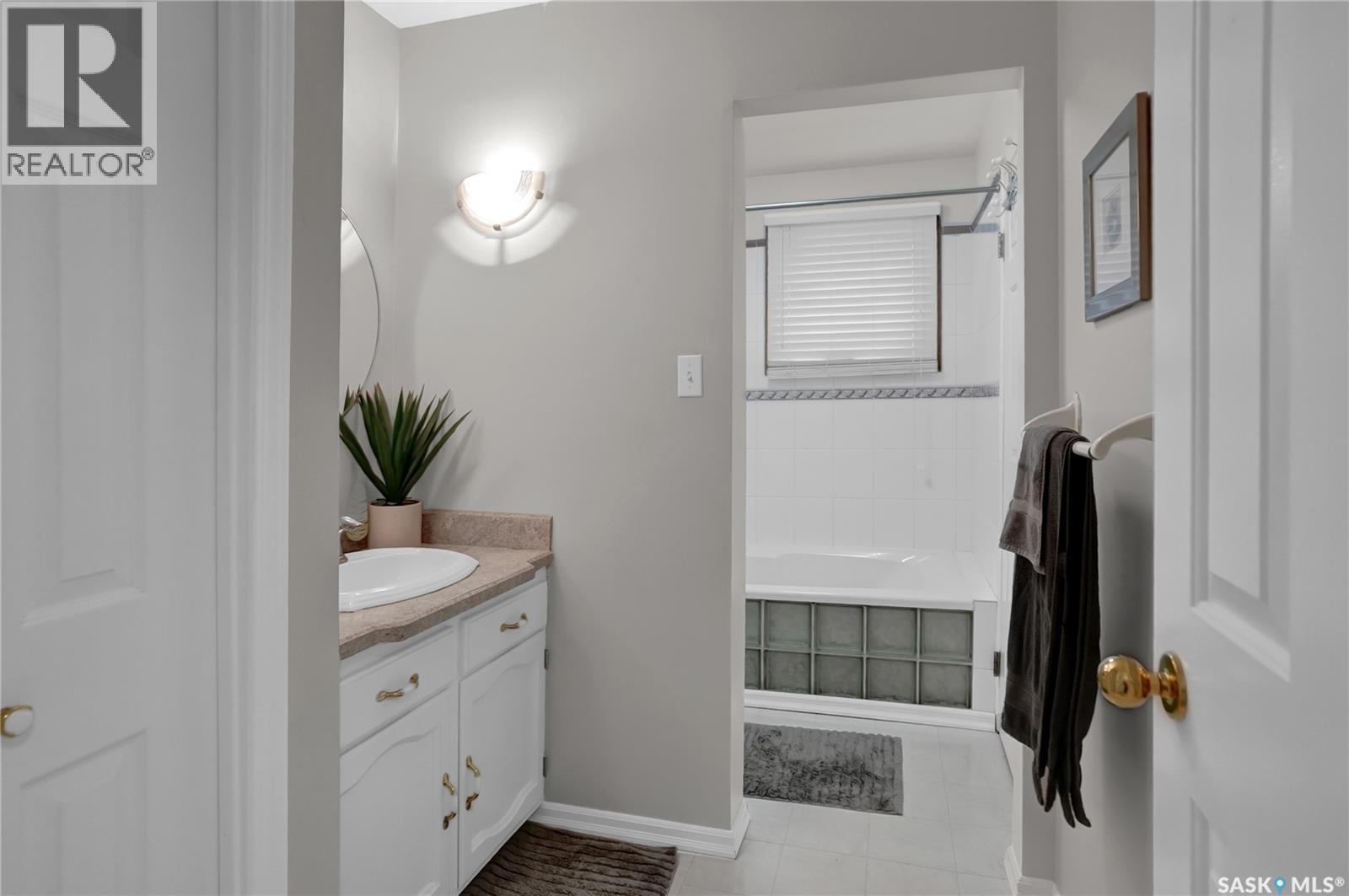 1623 General Crescent, Moose Jaw, SK - Indoor Photo Showing Bathroom