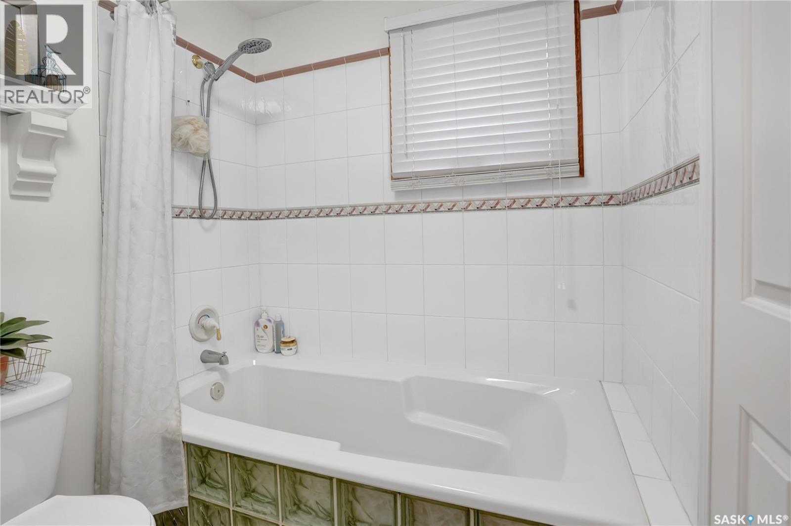 1623 General Crescent, Moose Jaw, SK - Indoor Photo Showing Bathroom