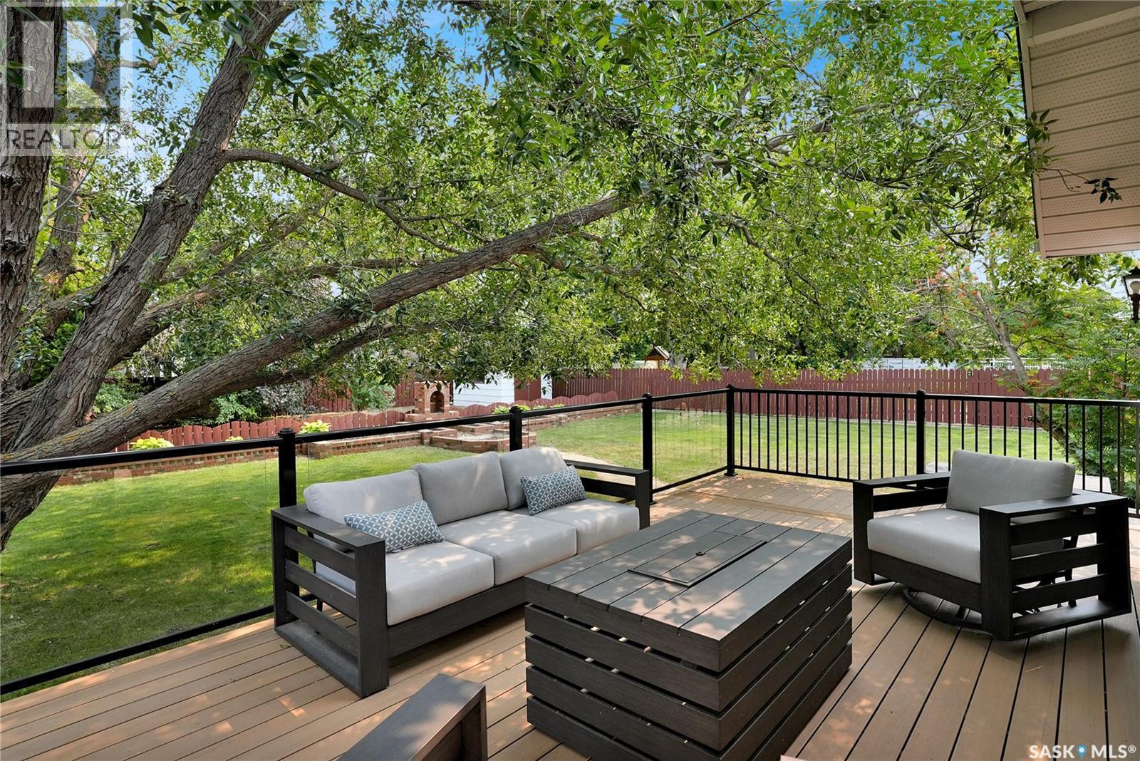 1623 General Crescent, Moose Jaw, SK - Outdoor With Deck Patio Veranda