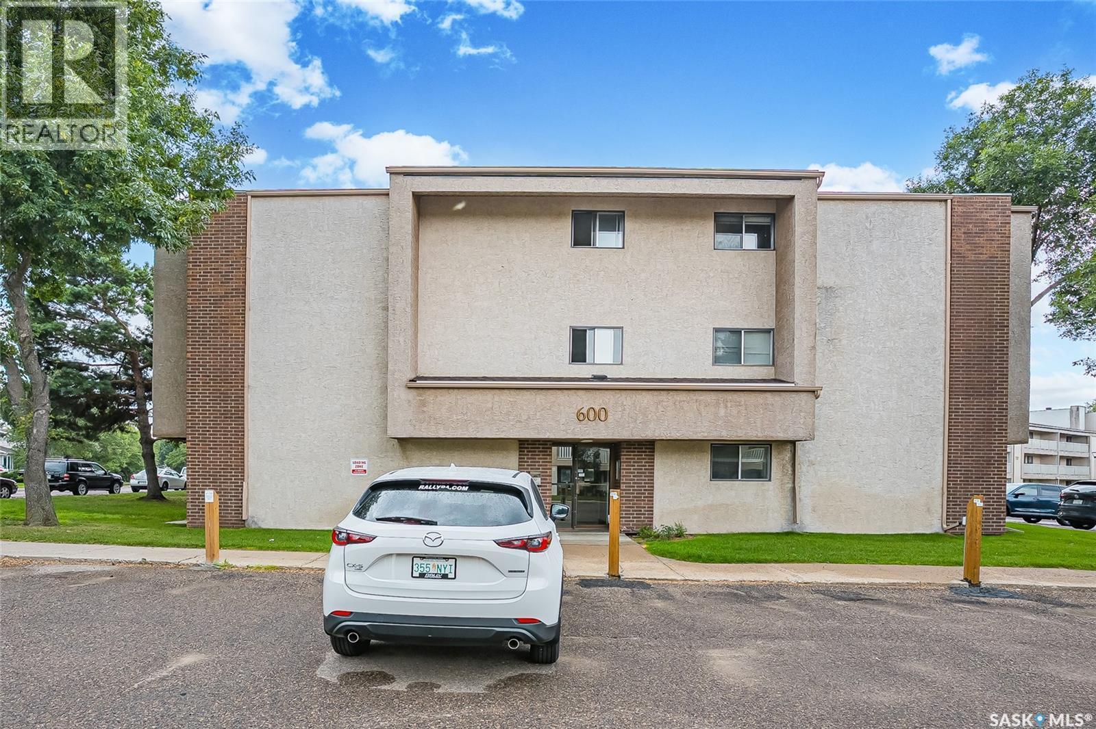 614 310 Stillwater Drive, Saskatoon, SK - Outdoor