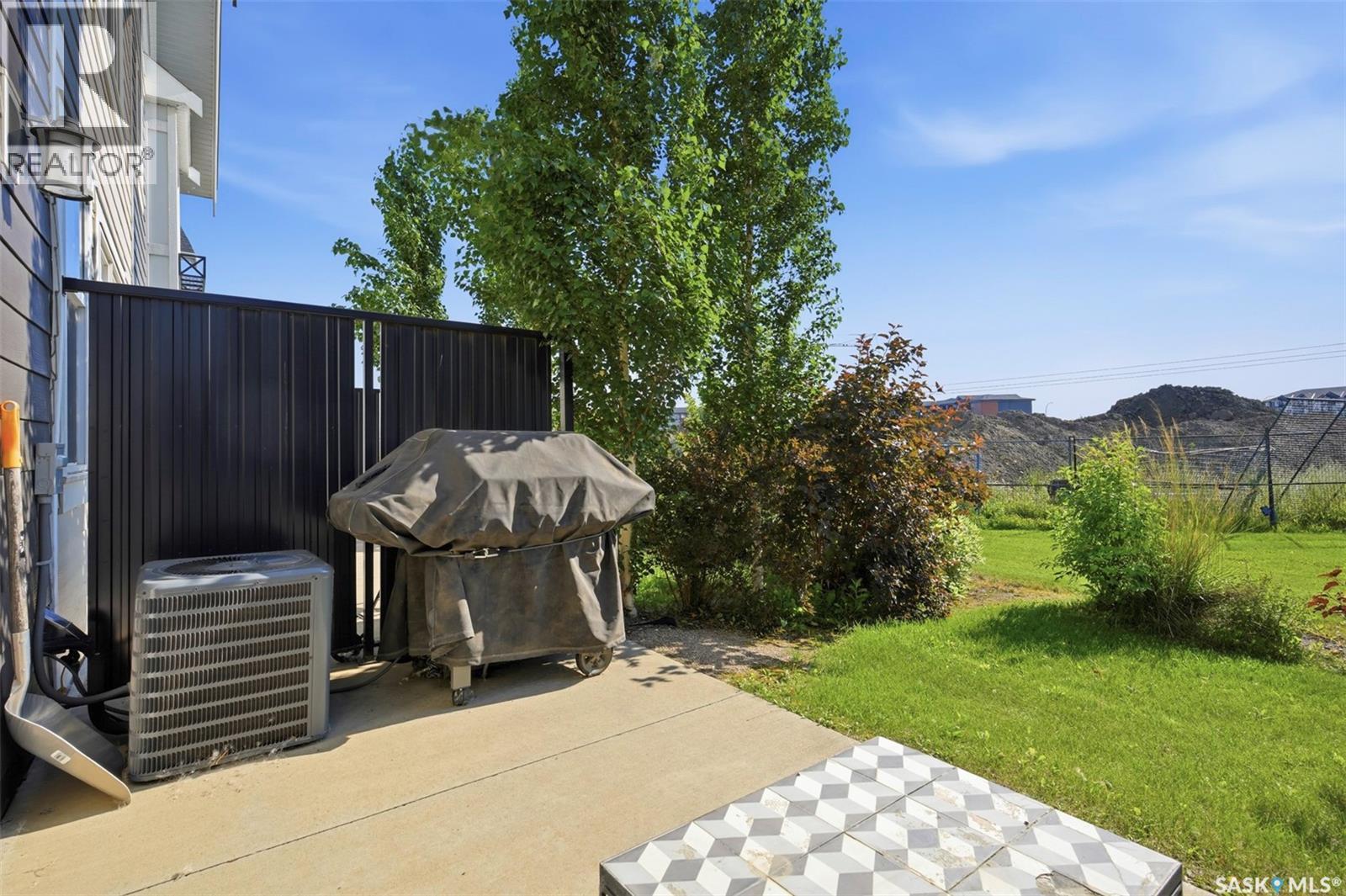 618 701 Meadows Boulevard, Saskatoon, SK - Outdoor