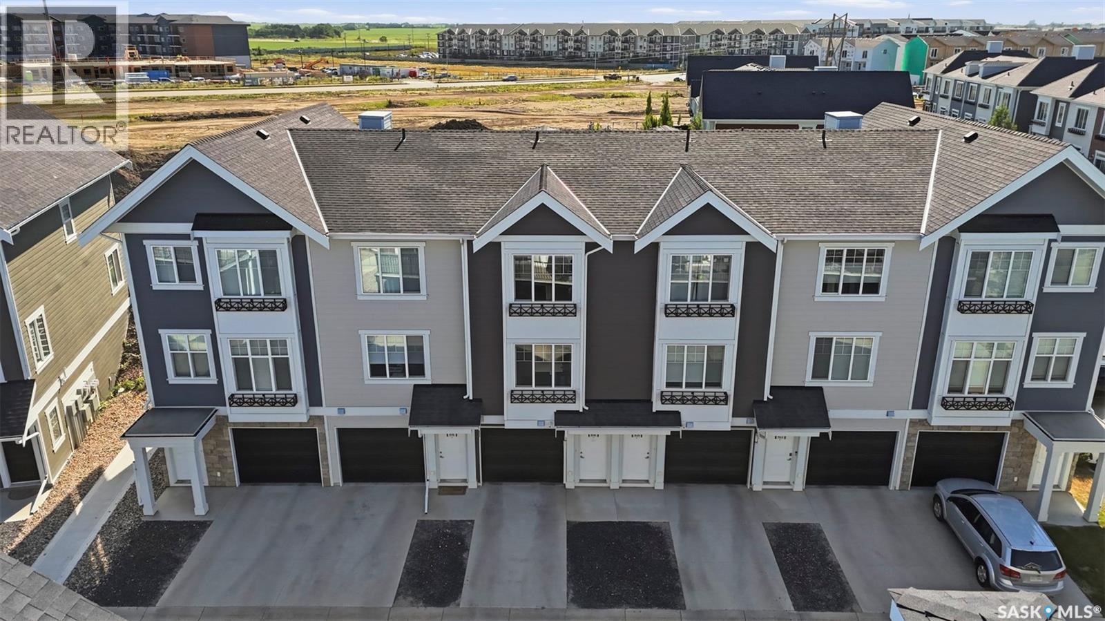 618 701 Meadows Boulevard, Saskatoon, SK - With Facade