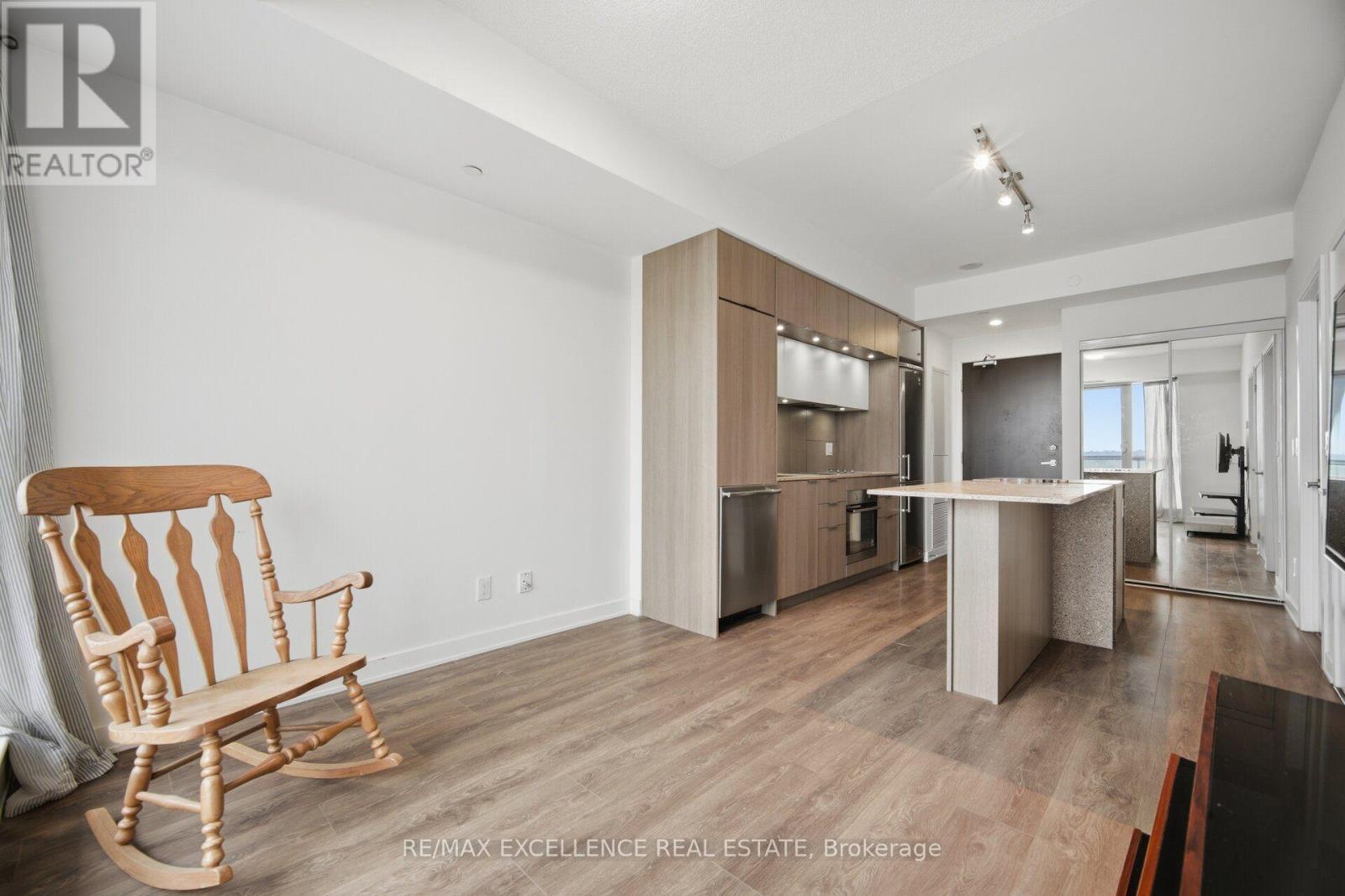1710 - 55 Regent Park Boulevard, Toronto, ON - Indoor Photo Showing Kitchen