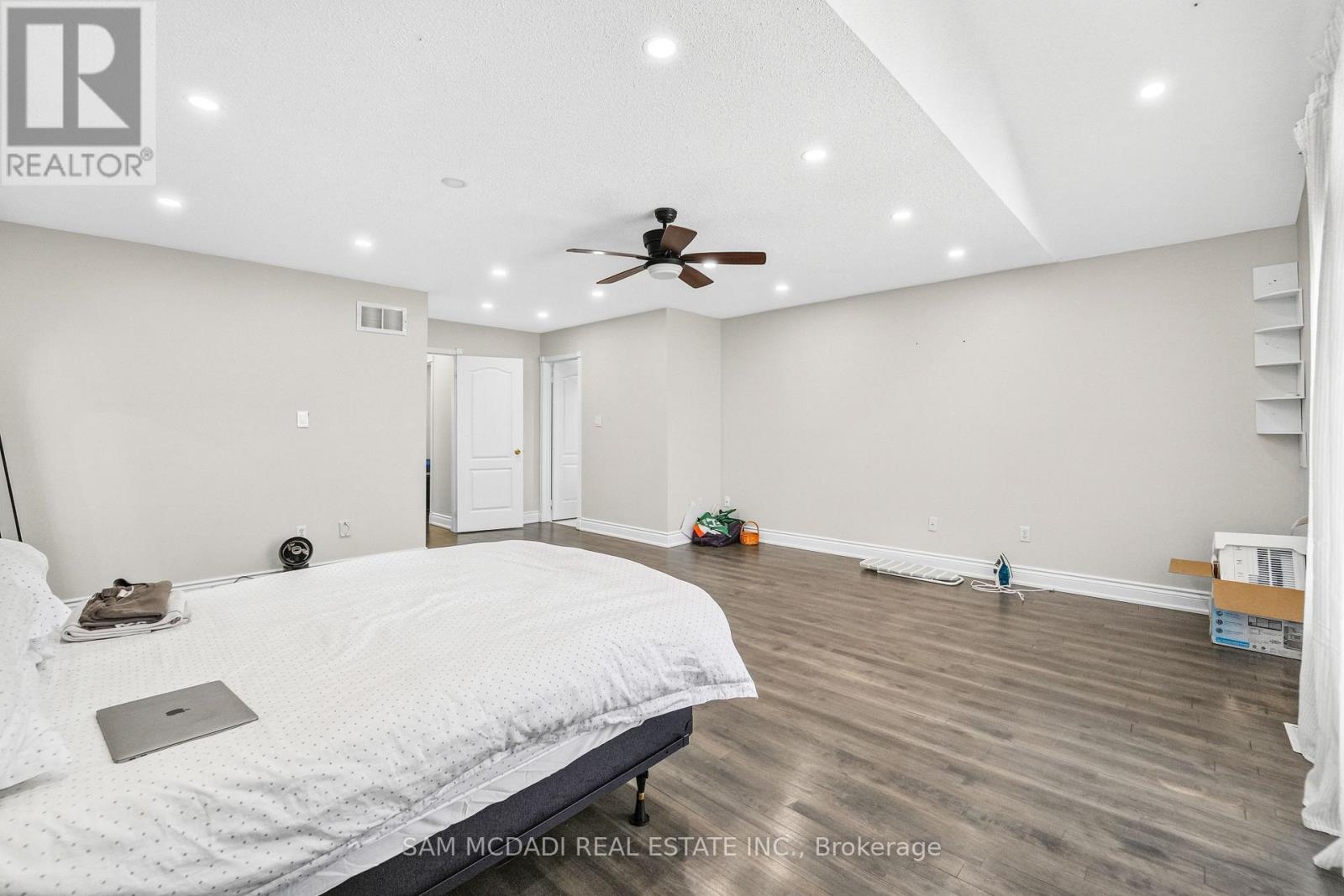 3191 Oakview Road, Mississauga, ON - Indoor Photo Showing Bedroom