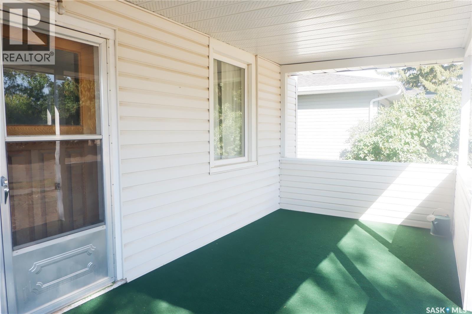311 7Th Avenue E, Assiniboia, SK - Outdoor With Exterior