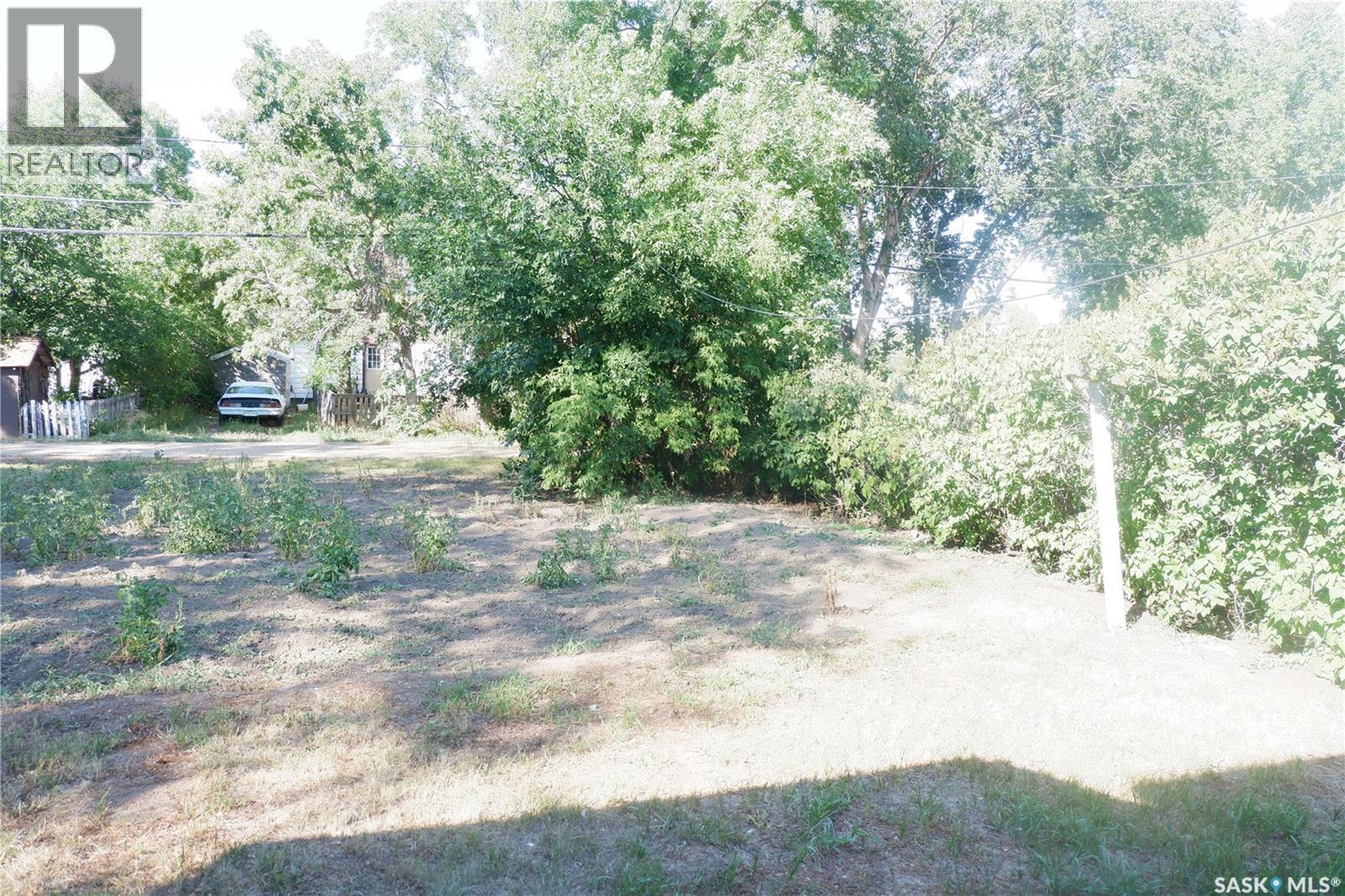 311 7Th Avenue E, Assiniboia, SK - Outdoor