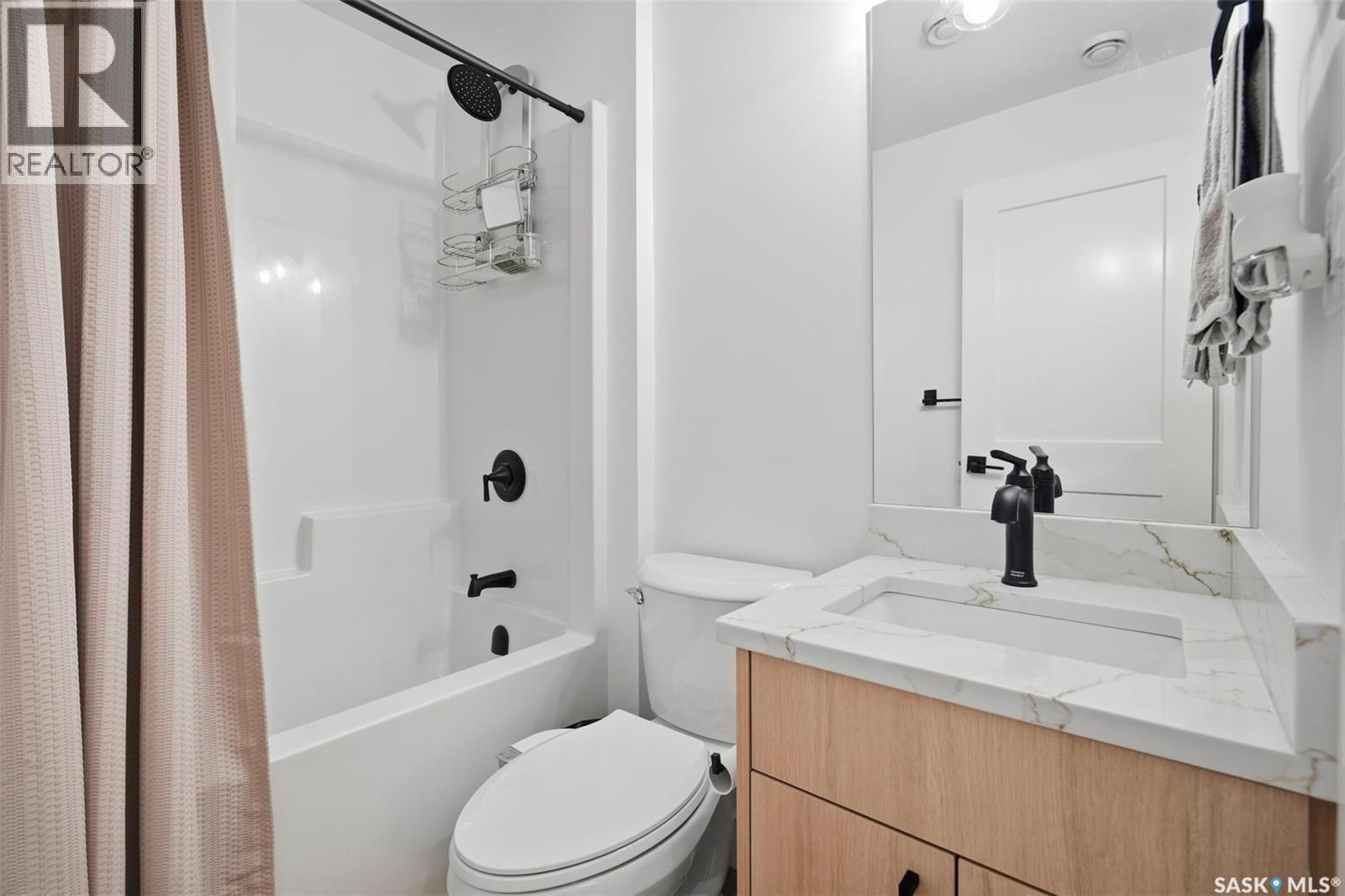 342 Sharma Crescent, Saskatoon, SK - Indoor Photo Showing Bathroom