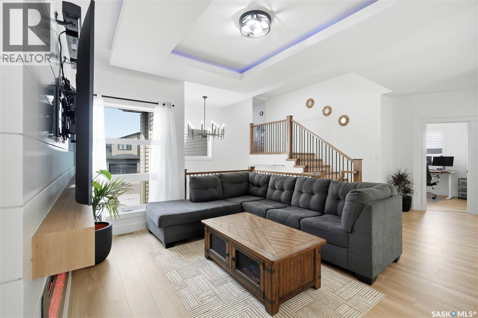 342 Sharma Crescent, Saskatoon, SK - Indoor Photo Showing Living Room