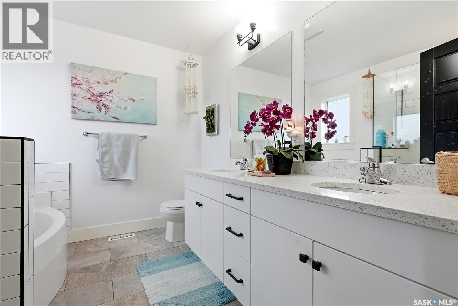 147 3220 11Th Street, Saskatoon, SK - Indoor Photo Showing Bathroom