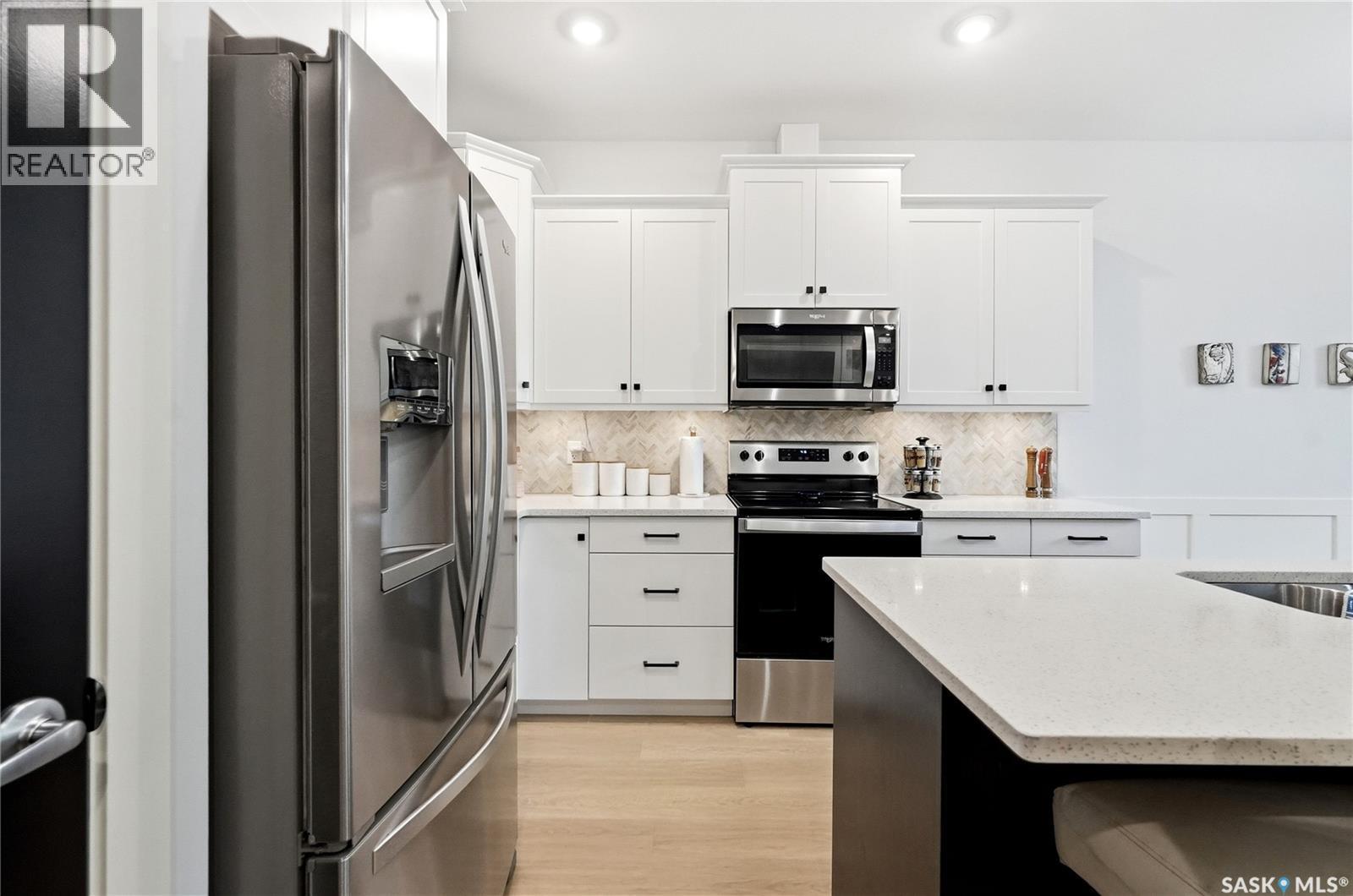 147 3220 11Th Street, Saskatoon, SK - Indoor Photo Showing Kitchen With Upgraded Kitchen