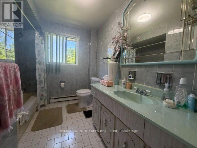 4 Macpherson Crescent, Kawartha Lakes, ON - Indoor Photo Showing Bathroom