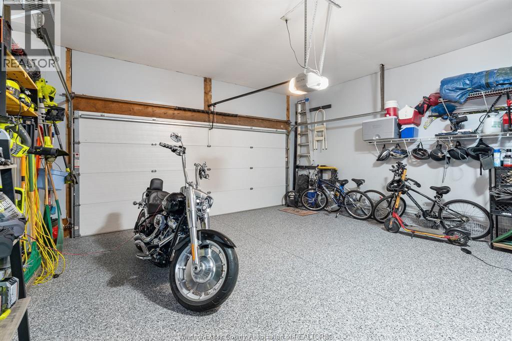 538 Michael Crescent, Lasalle, ON - Indoor Photo Showing Garage