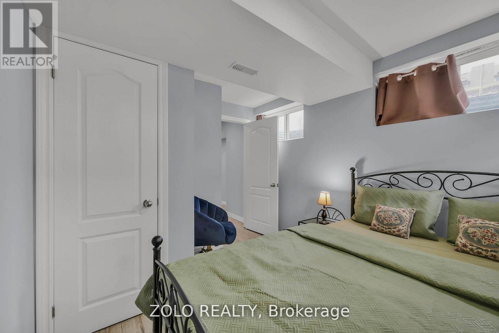 37 Prospect Way, Whitby, ON - Indoor Photo Showing Bedroom