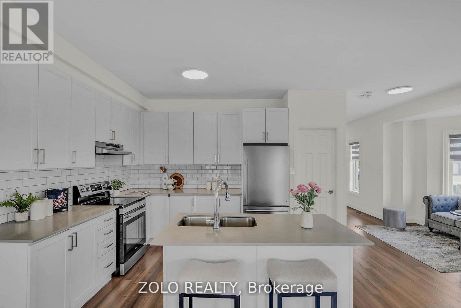 37 Prospect Way, Whitby, ON - Indoor Photo Showing Kitchen With Stainless Steel Kitchen With Double Sink With Upgraded Kitchen