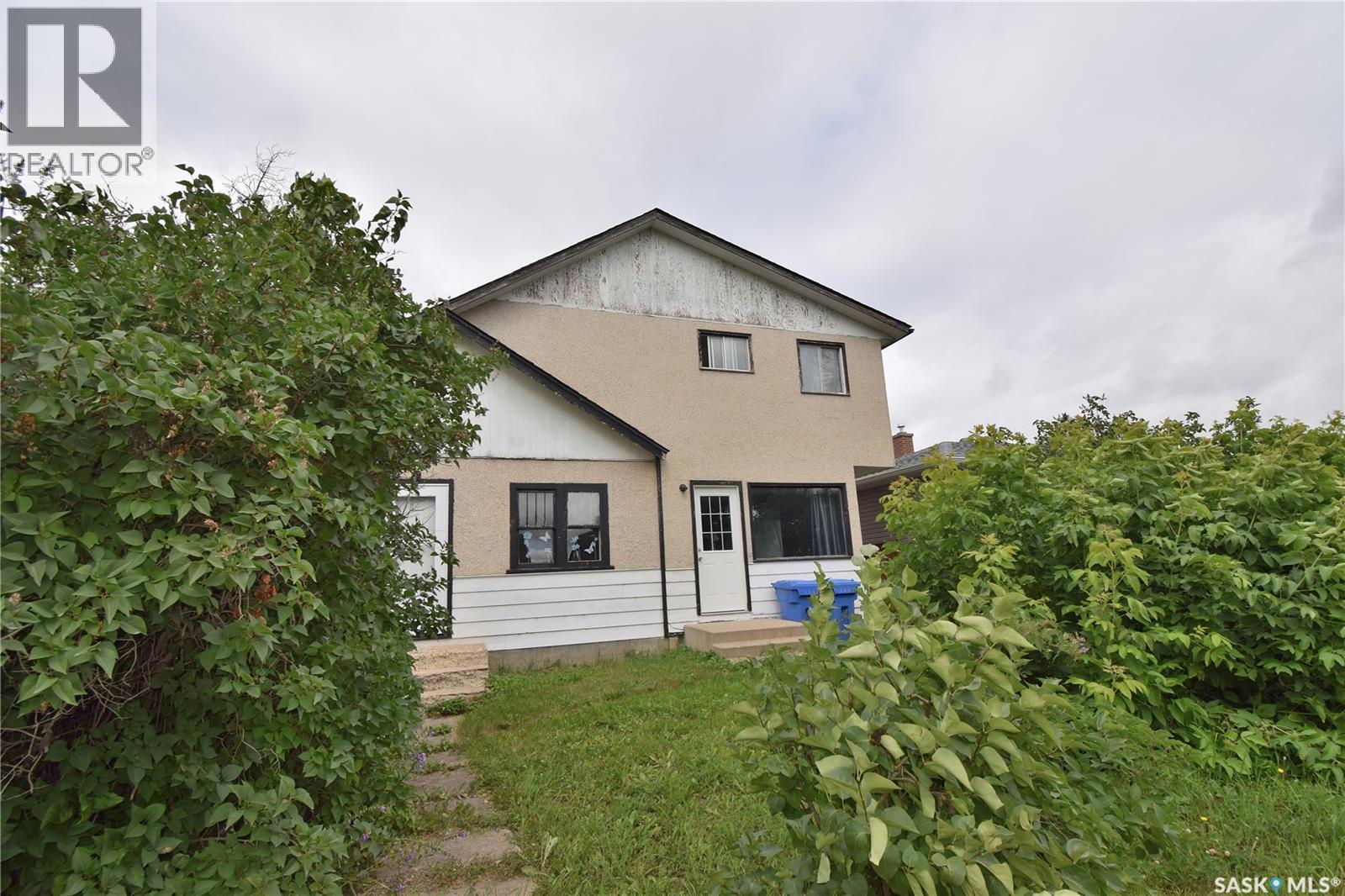 664 7Th Street E, Prince Albert, SK - Outdoor