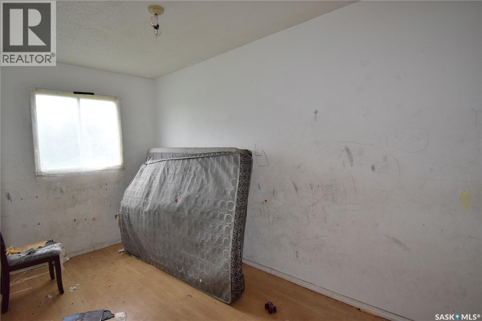664 7Th Street E, Prince Albert, SK - Indoor Photo Showing Bedroom