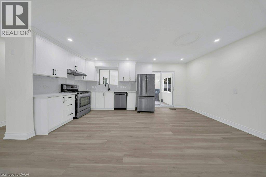 396 Hazel Street, Waterloo, ON - Indoor Photo Showing Kitchen