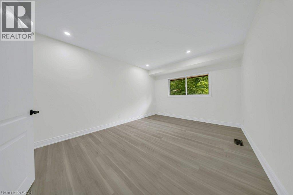 396 Hazel Street, Waterloo, ON - Indoor Photo Showing Other Room