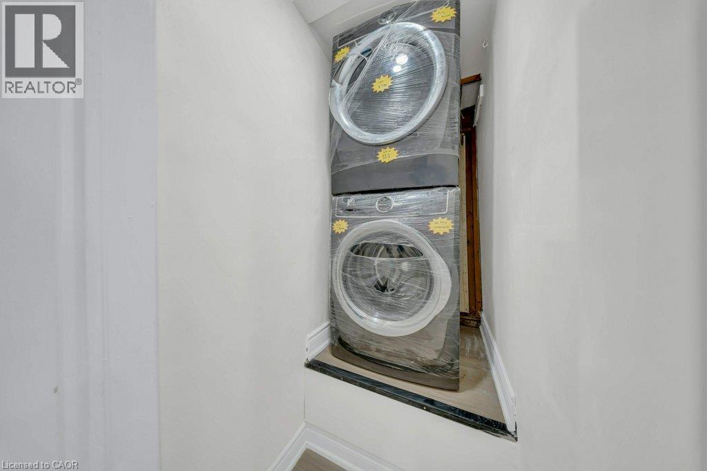 396 Hazel Street, Waterloo, ON - Indoor Photo Showing Laundry Room