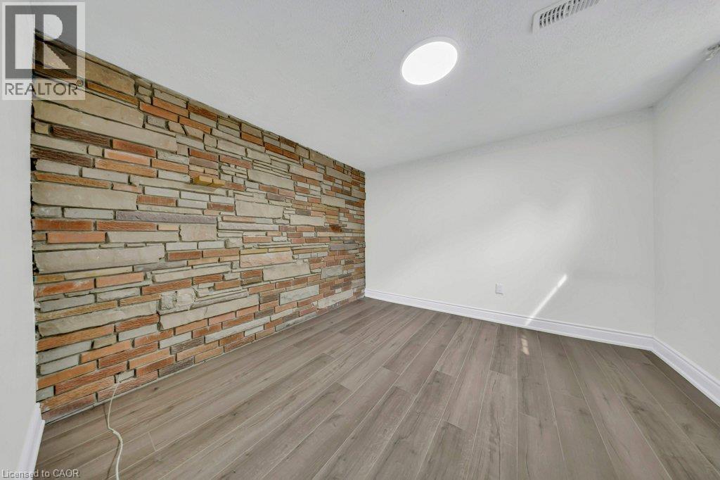 396 Hazel Street, Waterloo, ON - Indoor Photo Showing Other Room