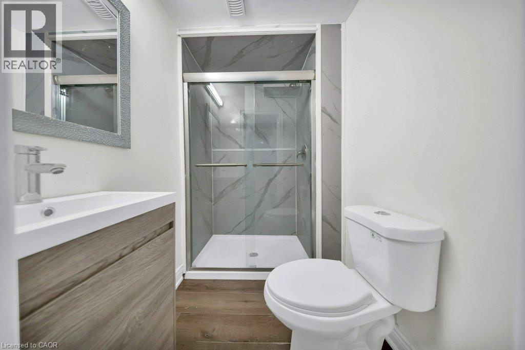 396 Hazel Street, Waterloo, ON - Indoor Photo Showing Bathroom