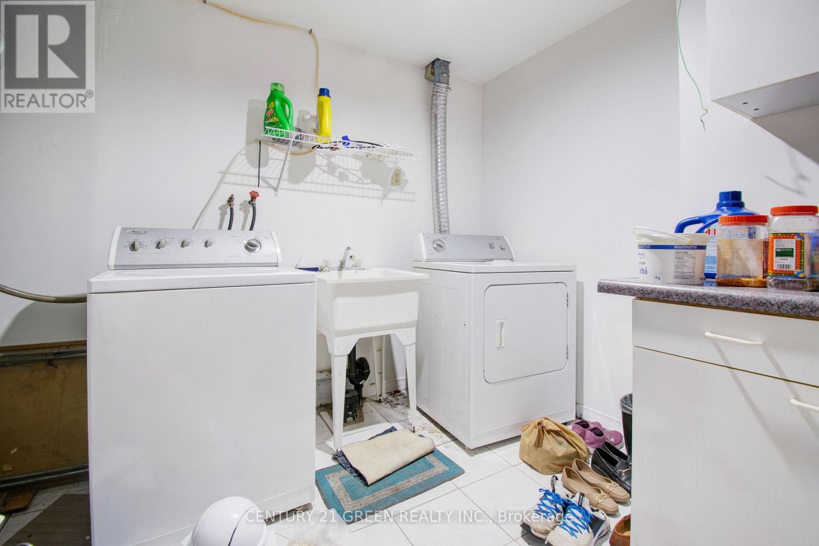 1 Candy Crescent, Brampton, ON - Indoor Photo Showing Laundry Room