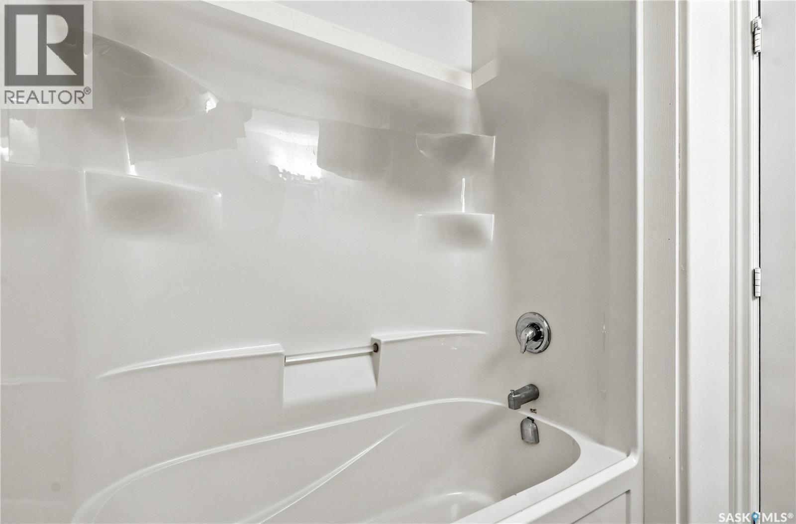 501 110 Akhtar Bend, Saskatoon, SK - Indoor Photo Showing Bathroom