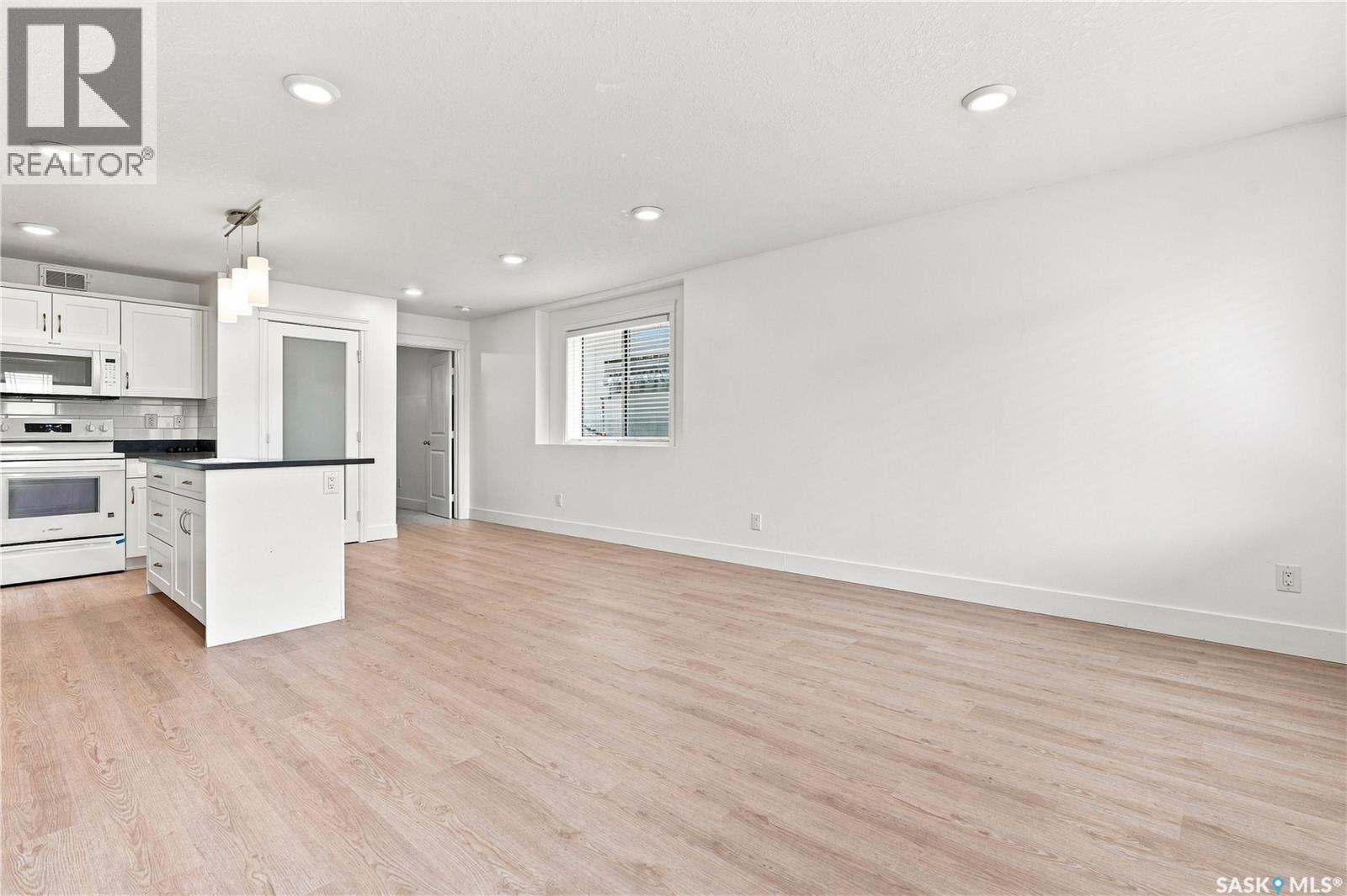 501 110 Akhtar Bend, Saskatoon, SK - Indoor Photo Showing Kitchen