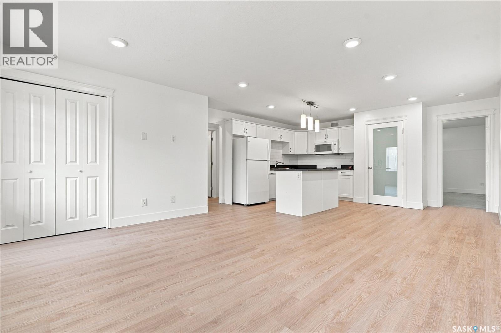 501 110 Akhtar Bend, Saskatoon, SK - Indoor Photo Showing Kitchen