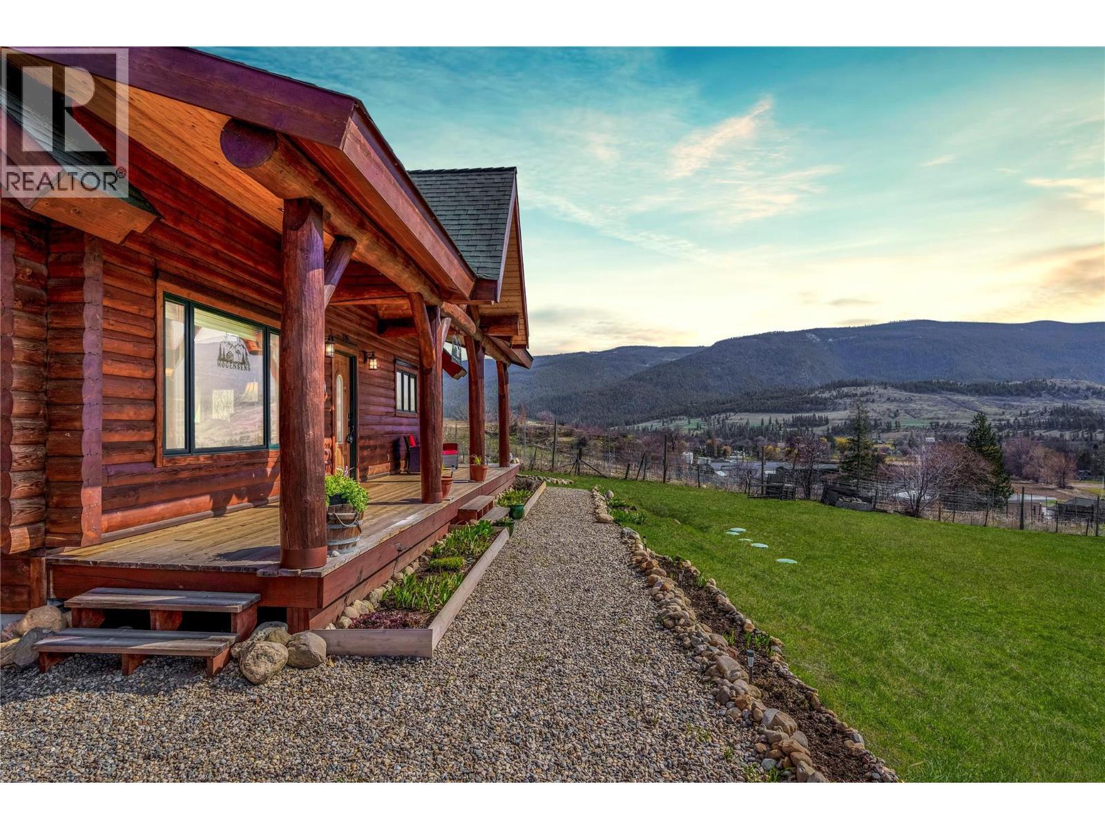 9371 6 Highway, Coldstream, BC - Outdoor