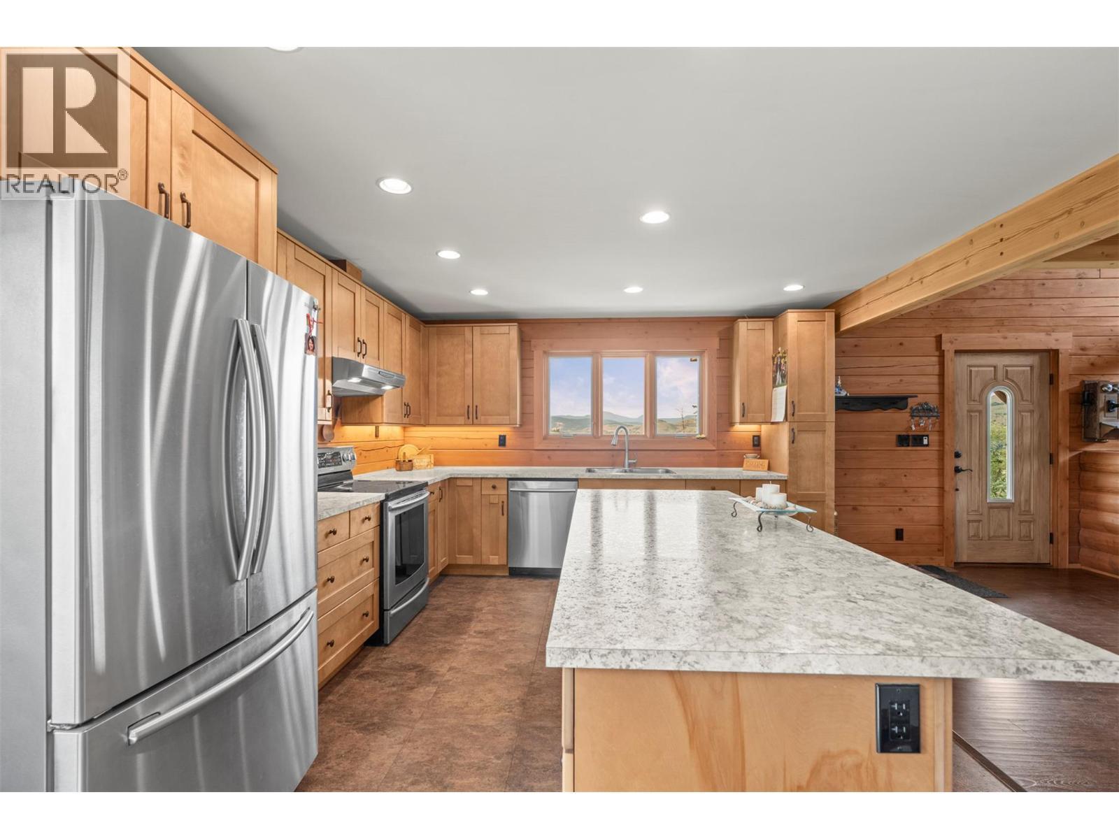 9371 6 Highway, Coldstream, BC - Indoor Photo Showing Kitchen With Upgraded Kitchen