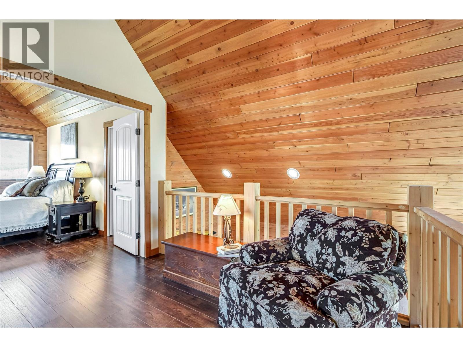 9371 6 Highway, Coldstream, BC - Indoor Photo Showing Bedroom